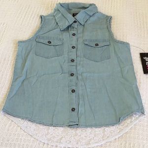 NWT Girls size 10-12 sleeveless button shirt. Lace